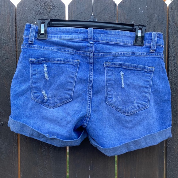 shorts - Picture 2 of 3